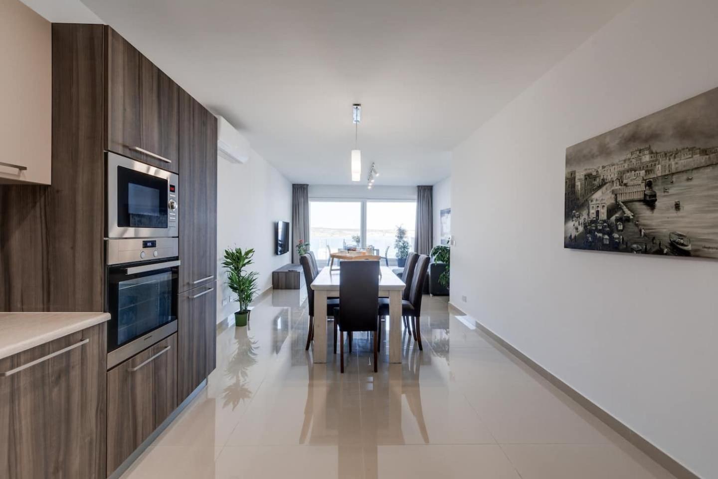 9Ten11 Seafront By Homely Mellieha Luaran gambar