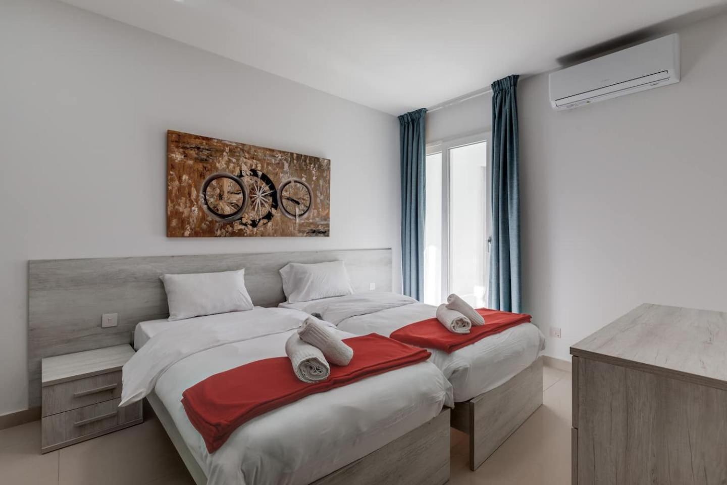 9Ten11 Seafront By Homely Mellieha Luaran gambar