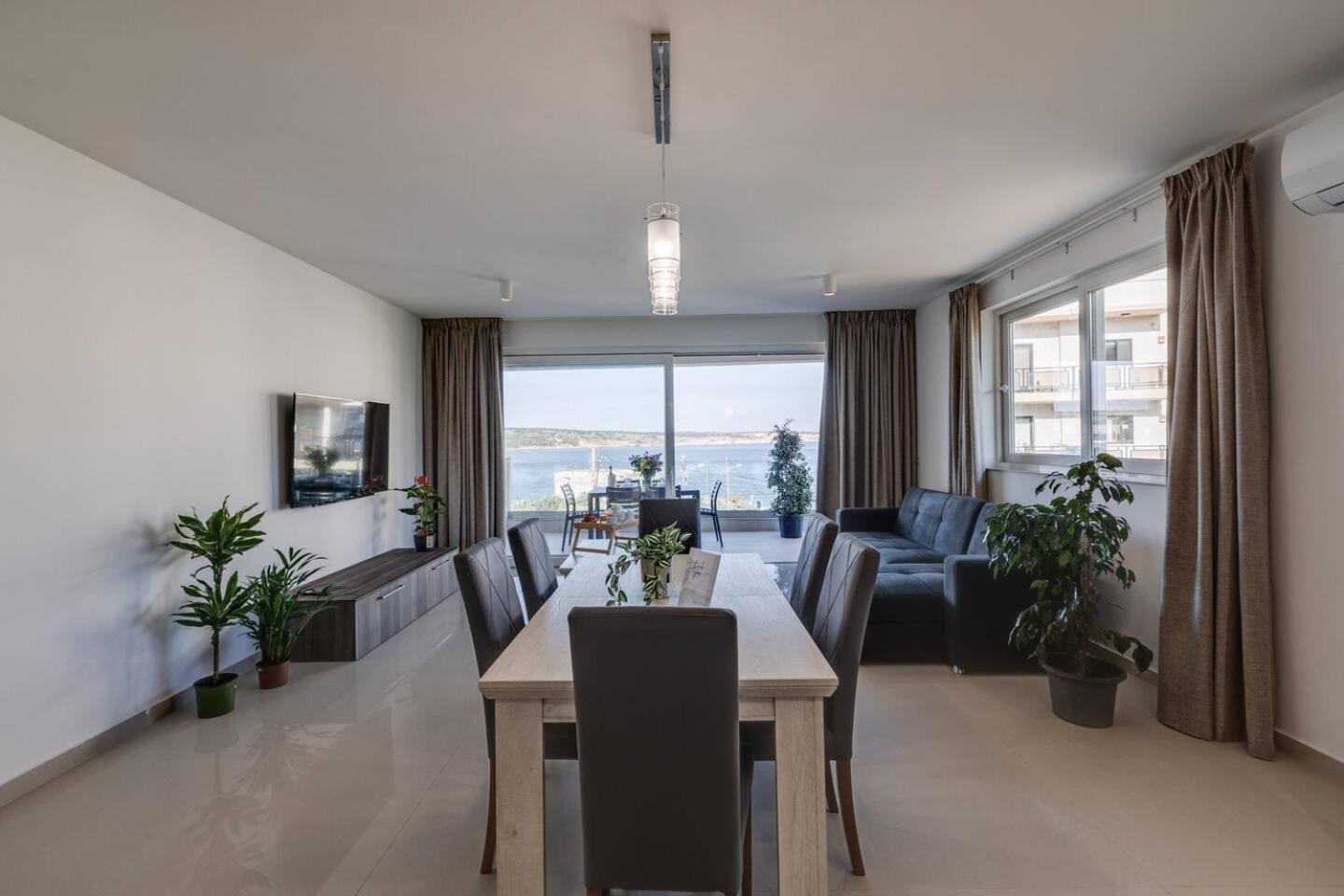 9Ten11 Seafront By Homely Mellieha Luaran gambar